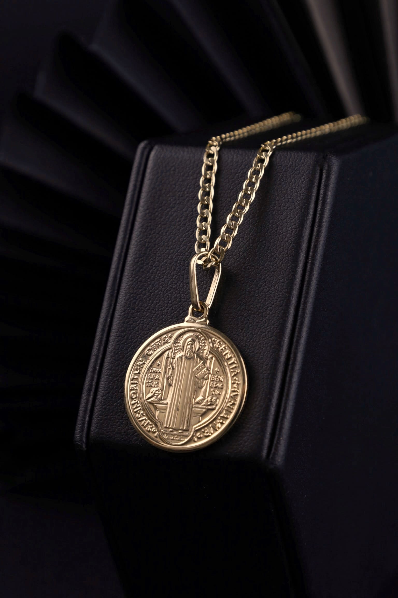 Cadena Eslabón Plano en Oro laminado 18k Para Caballero